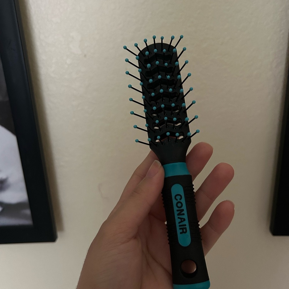 Black and Blue Vent Hair Brush